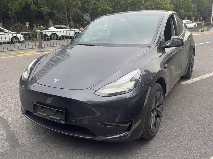 Model Y 2024 rear-wheel drive version