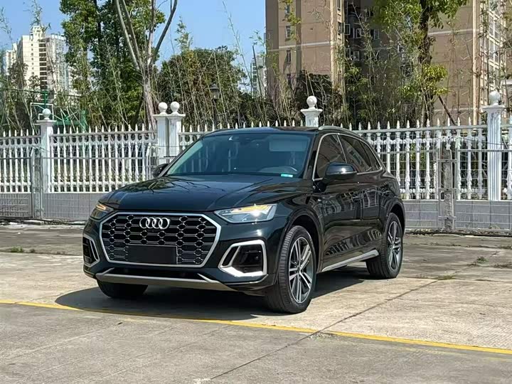 Audi Q5L 2022 40T luxury and dynamic model
