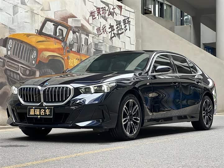 BMW 5 Series 2025 525Li M Sports Package