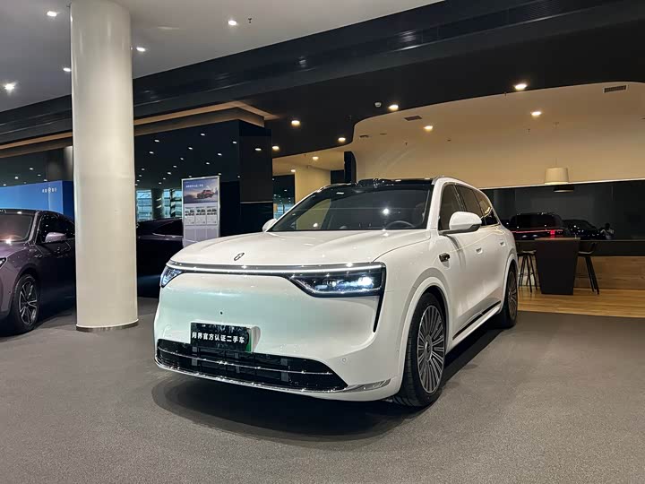 Wenjie M8 2025 extended range Ultra version 53.4kWh 6-seater version (192-line lidar)