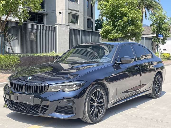 BMW 3 Series 2022 325i M Sports Night Package