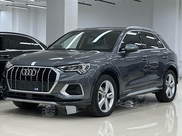 Audi Q3 2023 40 TFSI Fashionable and Dynamic