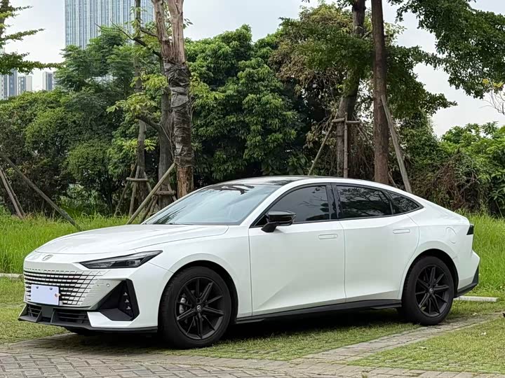 Changan UNI-V 2022 1.5T premium model