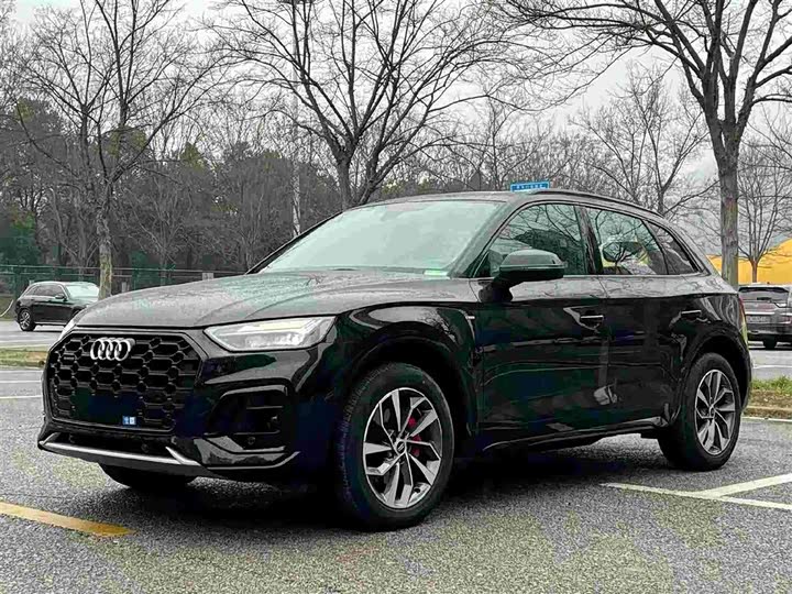Audi Q5L 2023 40T luxury and dynamic model