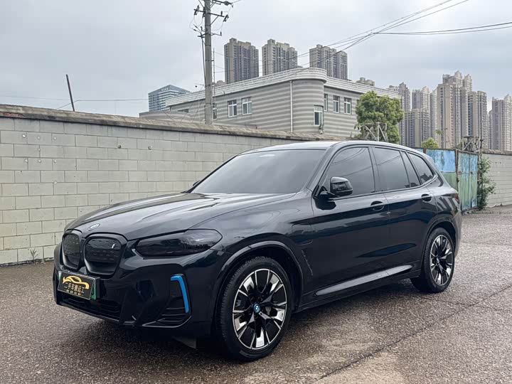 BMW iX3 2022 innovative model