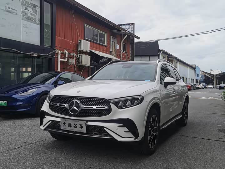Mercedes-Benz GLC 260 L 4MATIC Luxury 5-Seater