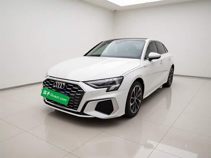Audi A3 2021 Sportback 35 TFSI aggressive sports model