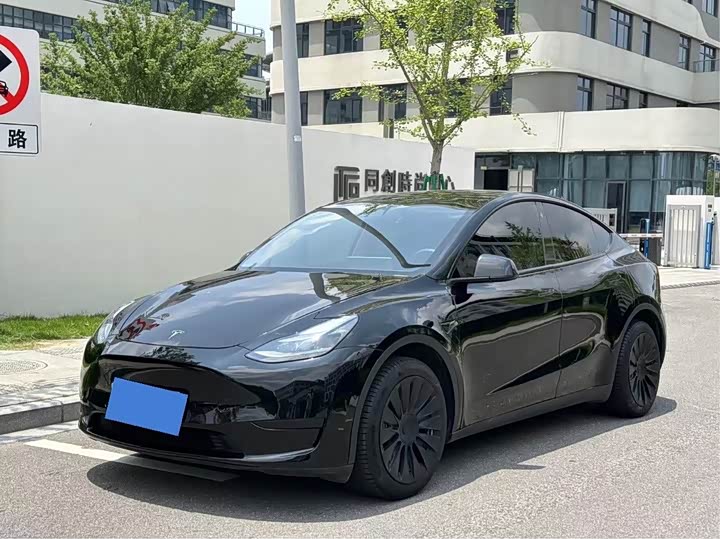 Model Y 2022 rear-wheel drive version