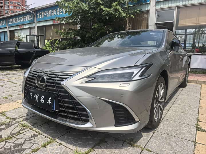 Lexus ES 2025 200 Premium Edition