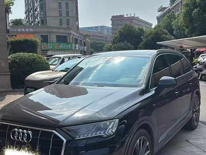Audi Q7 2023 55 TFSI quattro S line Sport