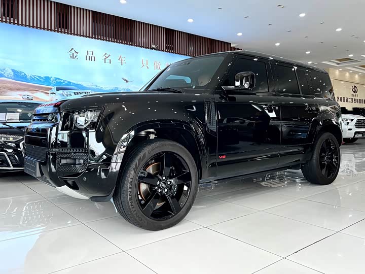 Land Rover Defender 2024 110 5.0T V8