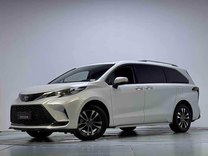 Granvia 2023 2.5L Hybrid Luxury