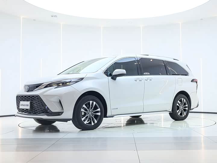 Granvia 2023 2.5L Hybrid Luxury