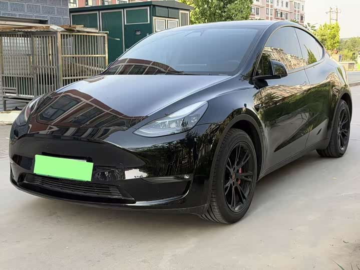 Model Y 2022 long-range all-wheel drive version