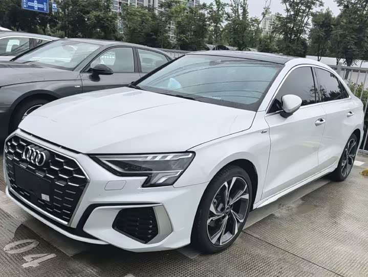 Audi A3 2023 Facelift A3L Limousine 35 TFSI Luxury Sport