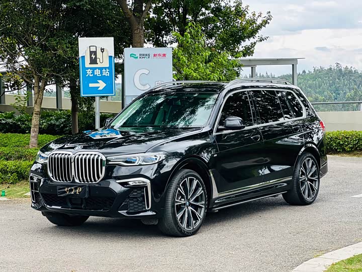 BMW X7 2021 xDrive40i Executive M Sports Package