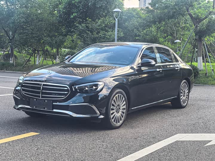 Mercedes-Benz E-Class 2023 E 300 L luxury model