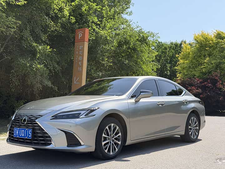 Lexus ES 2025 200 Premium Edition