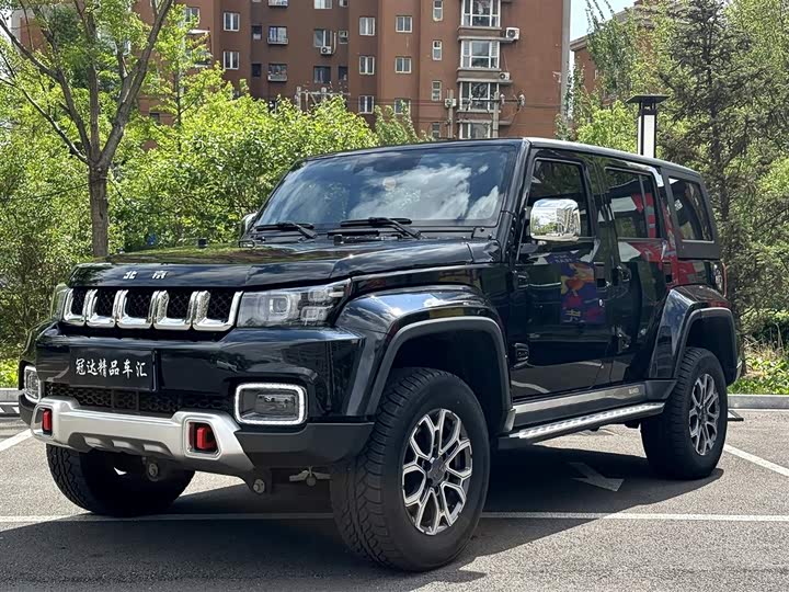 Beijing off-road BJ40 2023 2.0T automatic two-wheel drive city hunter version knight type