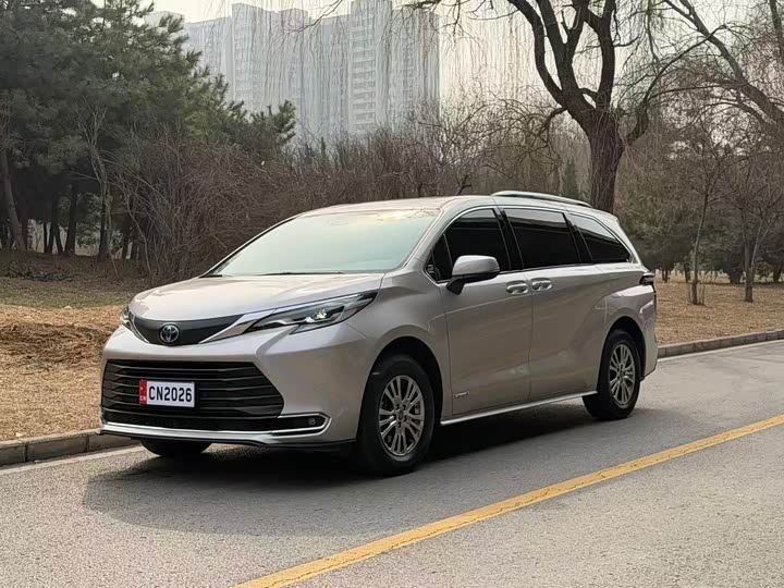 SIENNA 2021 2.5L Hybrid Comfort Edition
