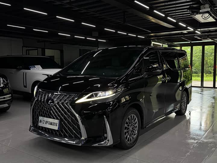 Lexus LM 2020 300h four-seat Royal Edition