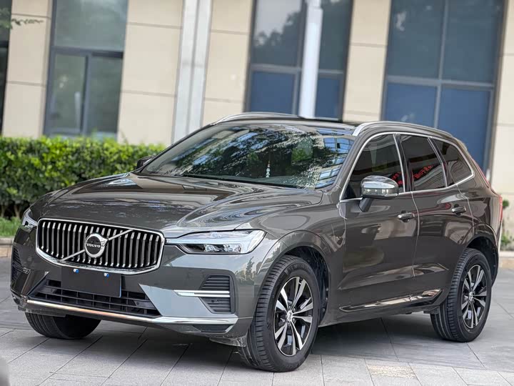 Volvo XC60 2022 B5 AWD Luxury Edition