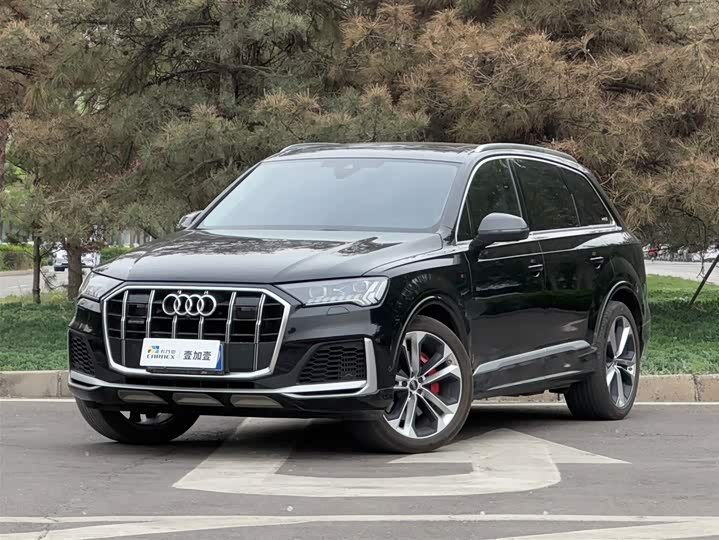 Audi Q7 2023 55 TFSI quattro S premium model