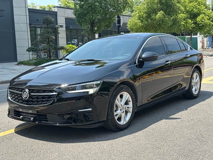 Regal 2020 552T luxury model