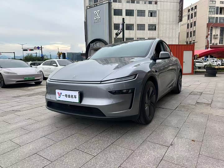 Model Y 2025 rear-wheel drive version
