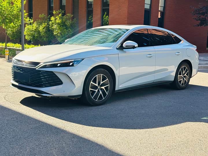 2024 Qin L 2024 DM-i 120KM Leading Edition