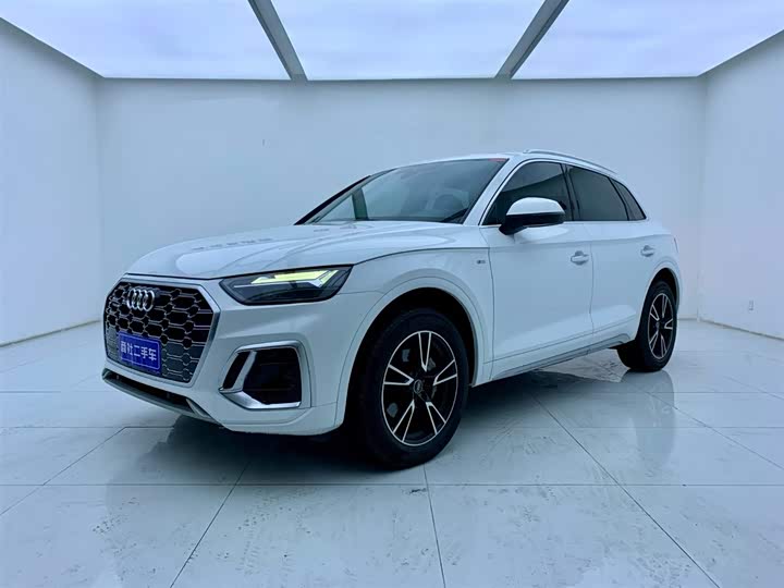 Audi Q5L 2022 40T Fashionable and Elegant Model