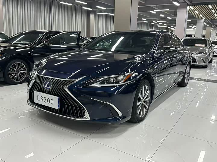 Lexus ES 2020 300h Excellence Edition National V