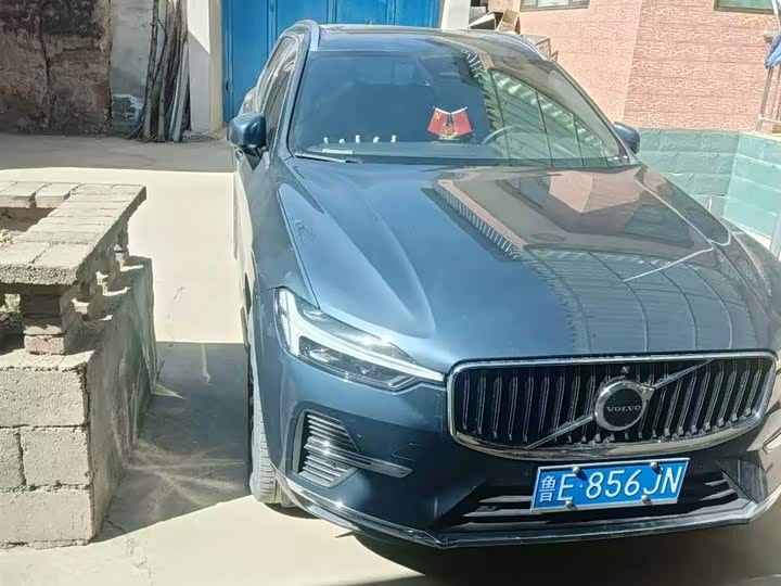 Volvo XC60 2024 model B5 four-wheel drive Zhiyuan luxury version