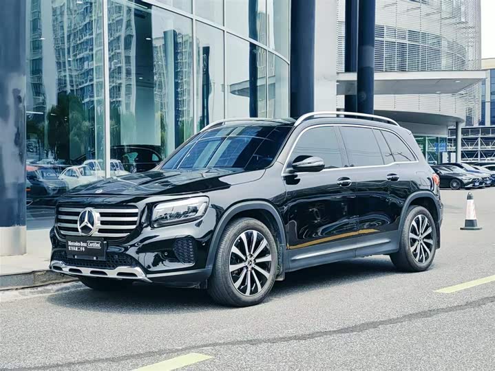 Mercedes-Benz GLB 2024 GLB 220 Fashion Model