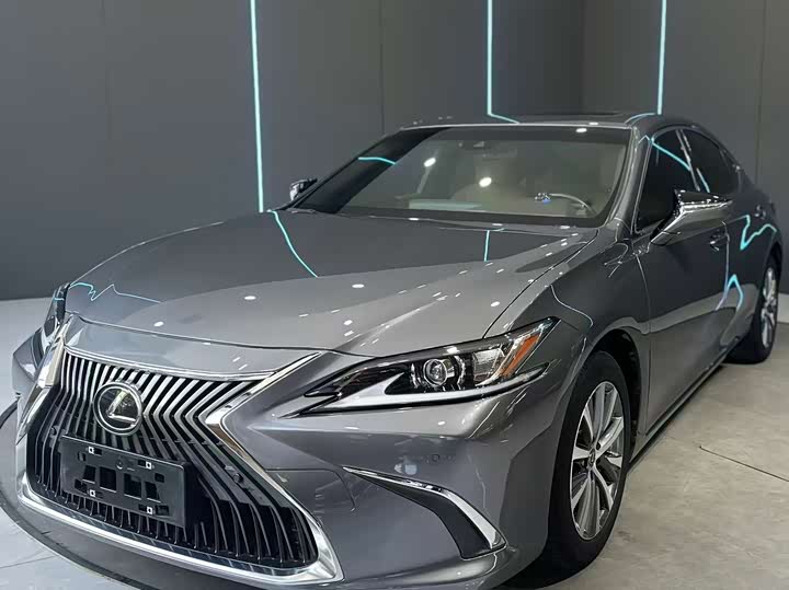 Lexus ES 2020 200 Excellence Edition