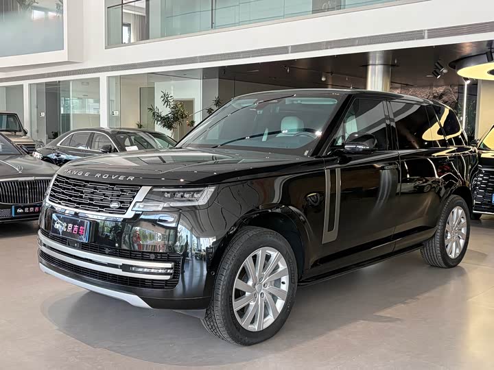 Range Rover 2024 3.0 L6 400PS Extended Edition, seven seats