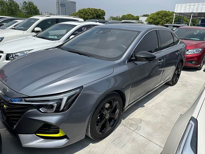 Roewe i6 MAX 2020 300TGI automatic cool smart driving version