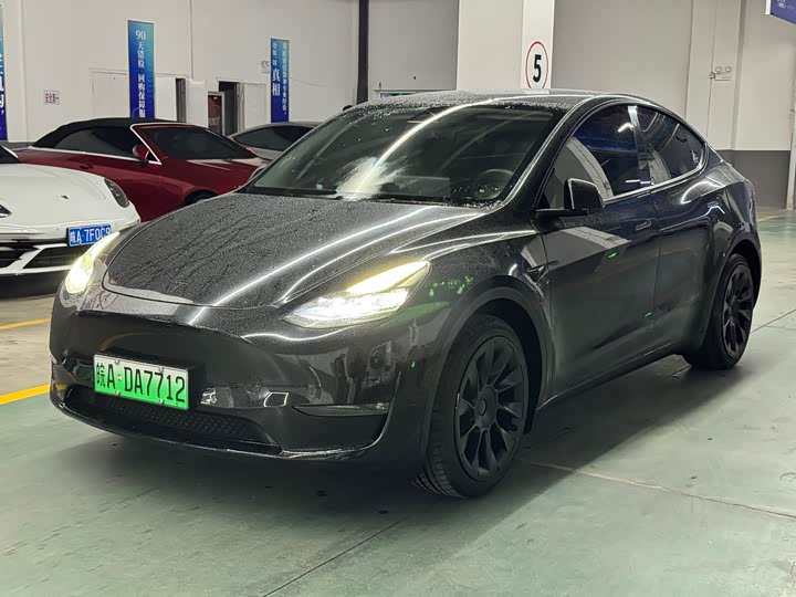 Model Y 2023 long-range all-wheel drive version
