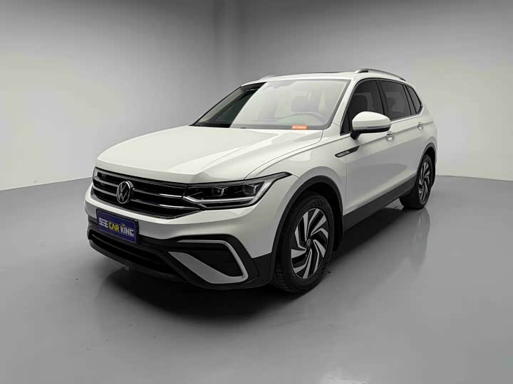 Tiguan L 2022 330TSI automatic two-wheel drive smart version