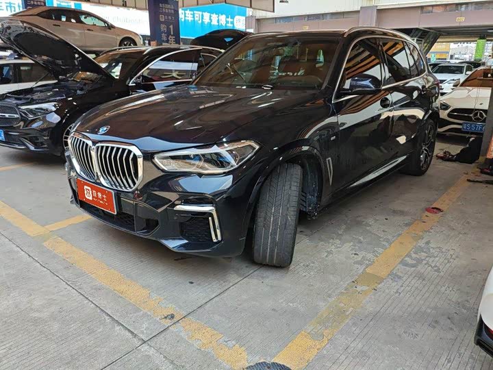 BMW X5 2022 xDrive 40Li Exclusive M Sports Package