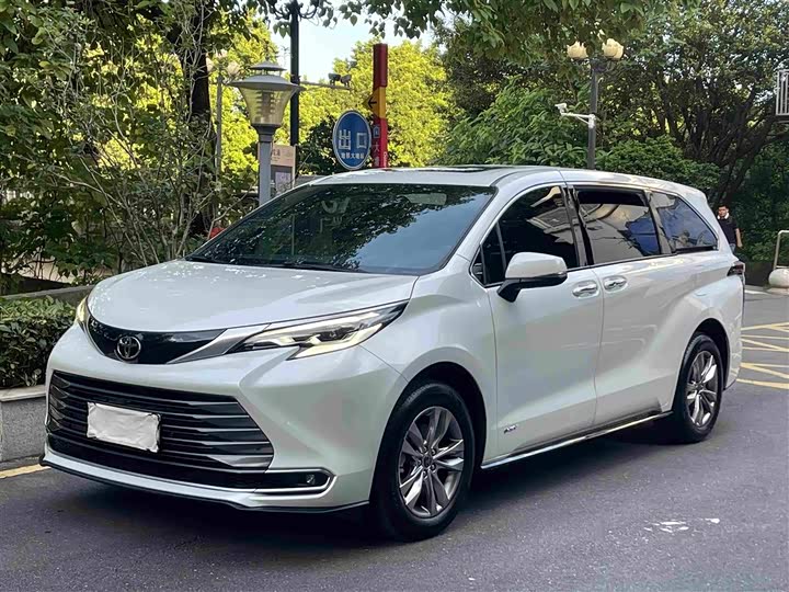 SIENNA 2024 2.5L hybrid four-wheel drive luxury version