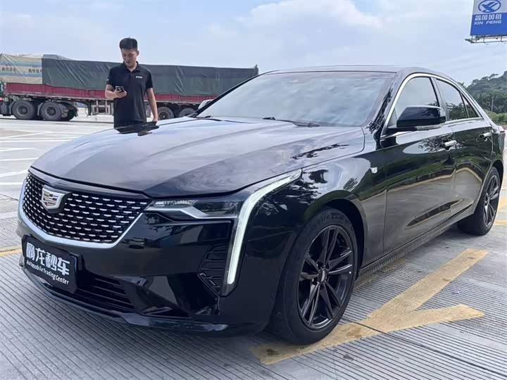 Cadillac CT4 2023 28T luxury model