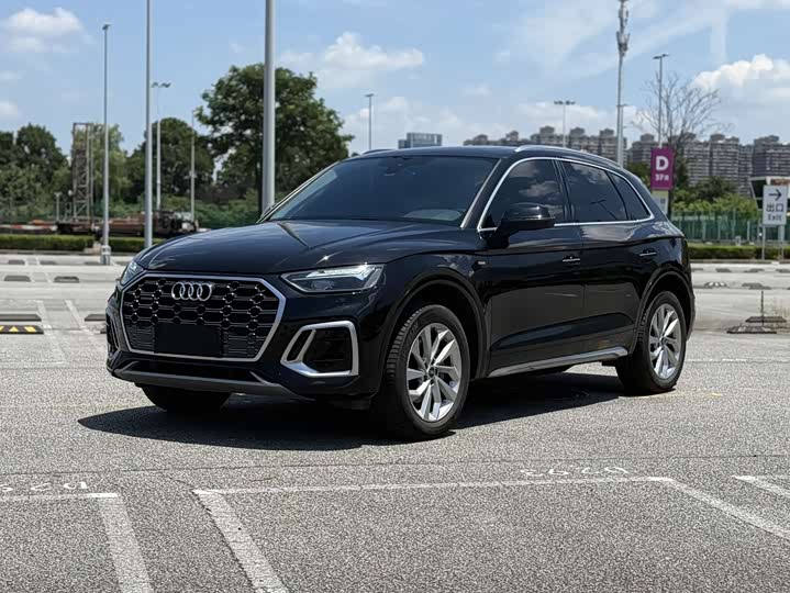 Audi Q5L 2022 40T luxury and dynamic model