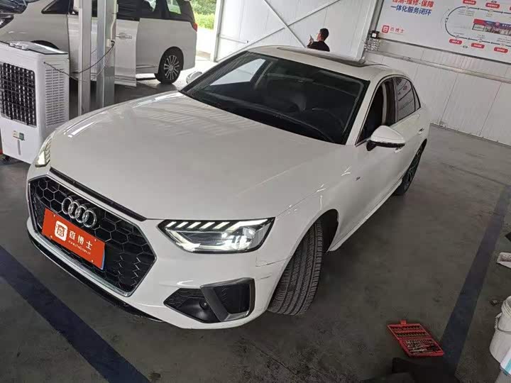Audi A4L 2024 40 TFSI Fashionable and Dynamic