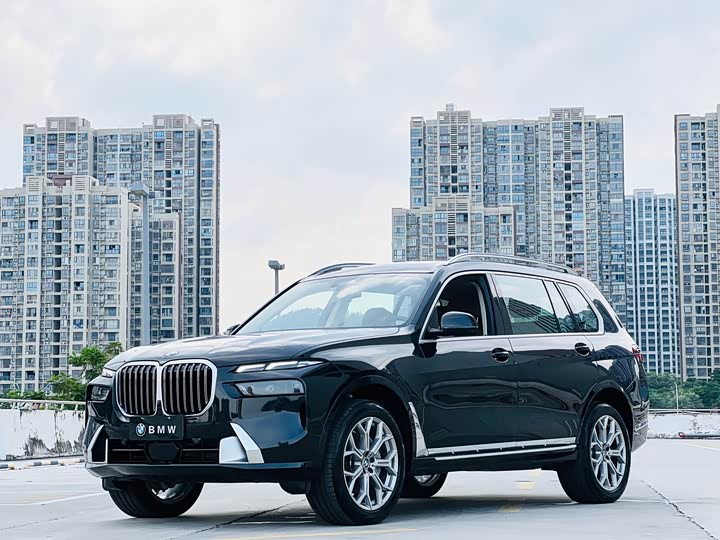 BMW X7 2023 xDrive40i Luxury Package