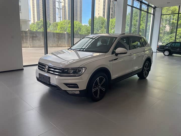 Tiguan L 2021 330TSI automatic two-wheel drive smart version