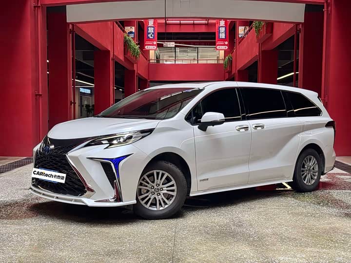 SIENNA 2023 2.5L Hybrid Comfort Edition