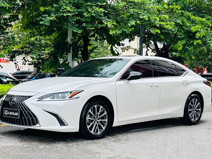 Lexus ES 2022 200 Excellence Edition