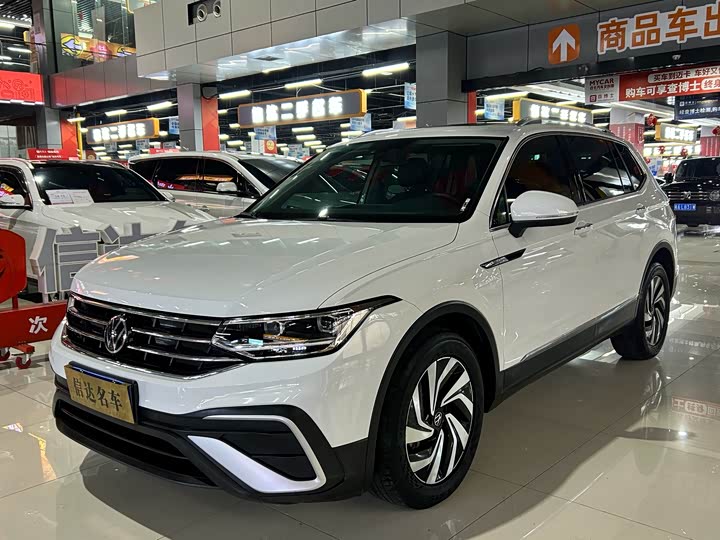 Tiguan L 2023 300TSI automatic two-wheel drive smart version