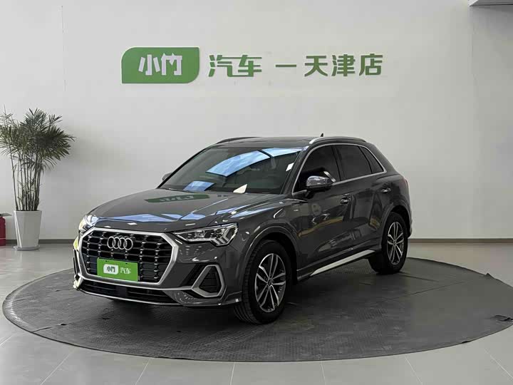Audi Q3 2022 35 TFSI aggressive and dynamic
